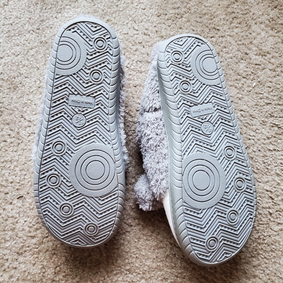 COPY - Slippers - Picture 3 of 3